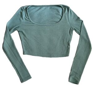 Green Crop-Top Long Sleeve
in perfect condition size small